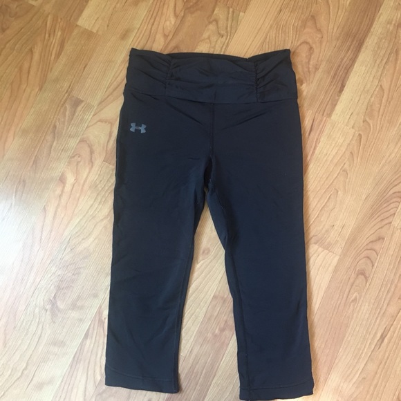 Under Armour Pants - Black Under Armour crops